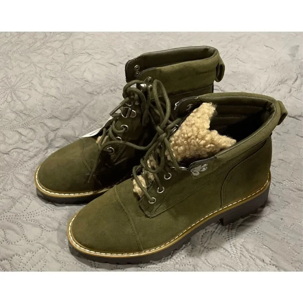 Time and Tru Army Green Snow Boots New 6 Women’s